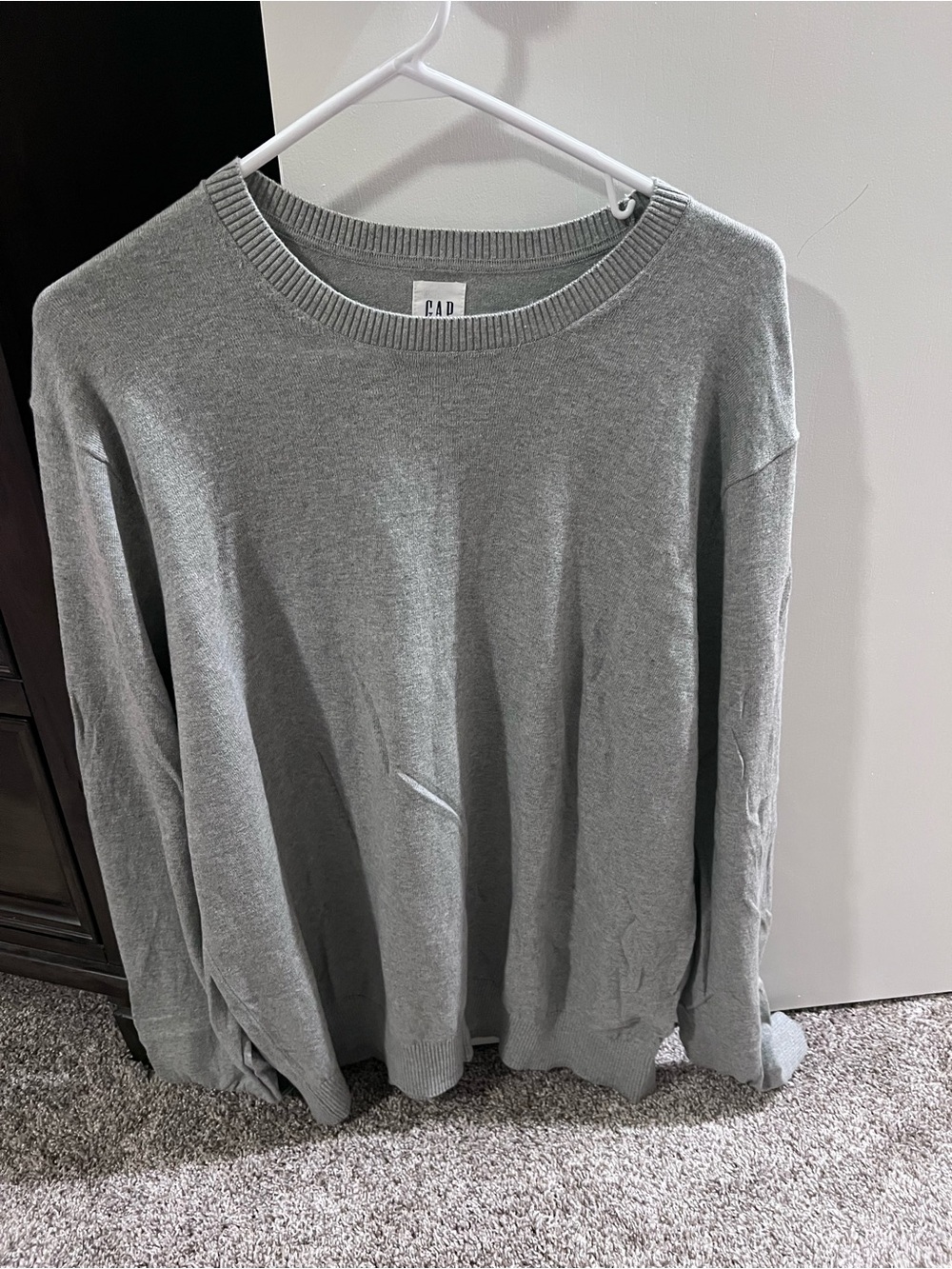 GAP Men’s Light Gray Crewneck Sweater